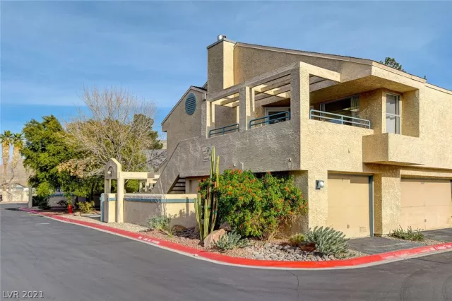 MLS: 2265322 Condo For Sale