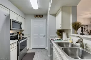 Photo #5: 2265337 Listing 