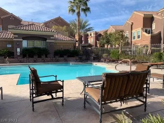 Photo #3: 2265345 Listing 