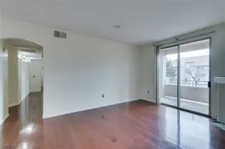 Photo #2: 2265393 Listing