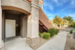 Photo #2: 2265411 Listing