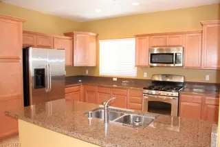 Photo #5: 2265417 Listing 