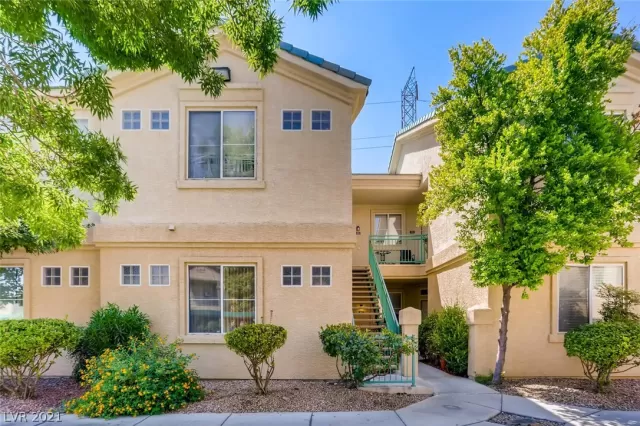 MLS: 2265421 Condo For Sale