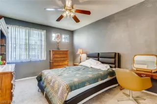 Photo #5: 2265421 Listing