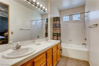 Photo #6: 2265421 Listing