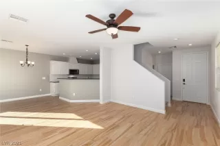 Photo #3: 2265473 Listing 