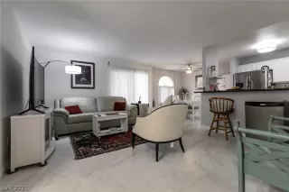 Photo #5: 2265528 Listing 