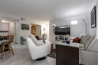 Photo #6: 2265528 Listing 