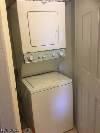 Photo #5: 2265580 Listing 