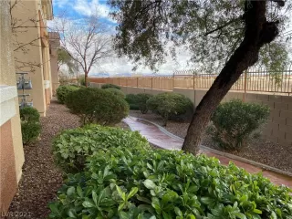 Photo #4: 2265601 Listing 