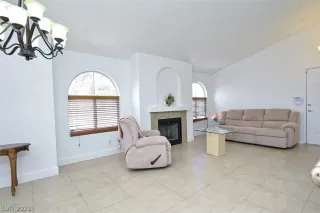 Photo #4: 2265635 Listing