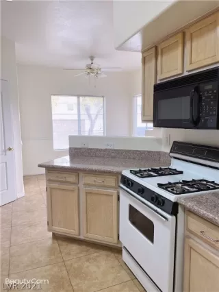 Photo #6: 2265663 Listing