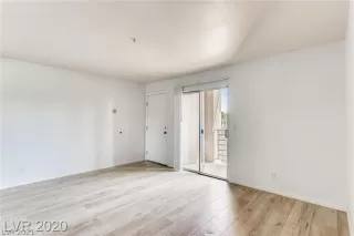 Photo #3: 2265676 Listing