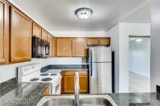 Photo #5: 2265676 Listing