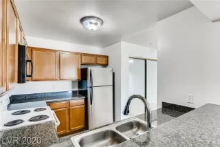 Photo #6: 2265676 Listing