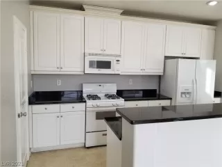 Photo #5: 2265680 Listing 