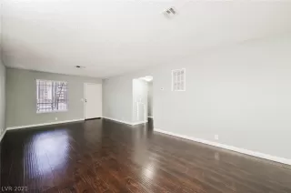 Photo #5: 2265683 Listing 