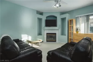 Photo #5: 2265685 Listing