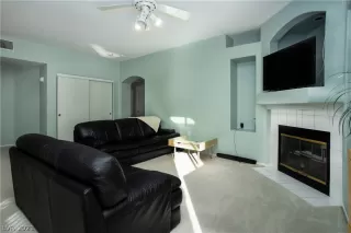 Photo #6: 2265685 Listing