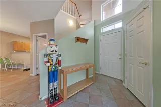 Photo #2: 2265704 Listing