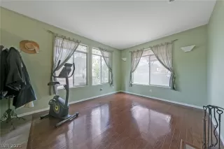 Photo #3: 2265704 Listing