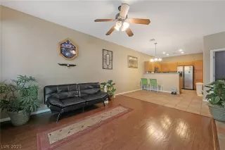 Photo #6: 2265704 Listing