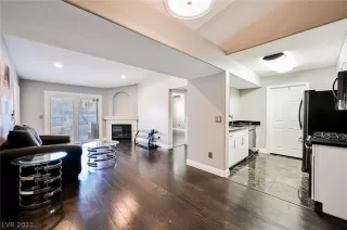 Photo #6: 2265712 Listing