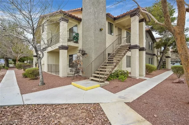 MLS: 2265750 Condo For Sale