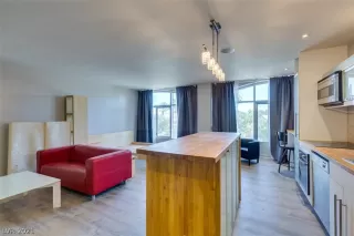 Photo #6: 2265761 Listing