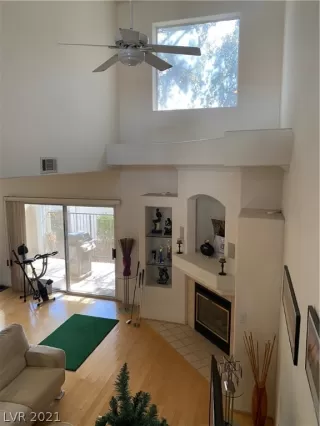 Photo #2: 2265776 Listing