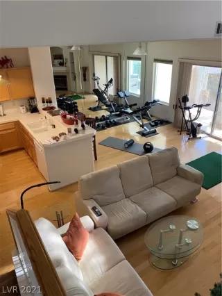 Photo #4: 2265776 Listing