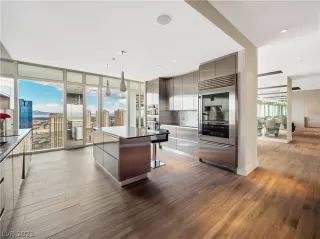 Photo #5: 2265841 Listing