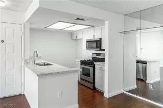 Photo #6: 2265857 Listing