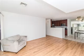 Photo #6: 2265868 Listing 