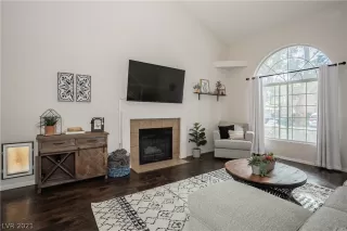 Photo #4: 2265895 Listing 