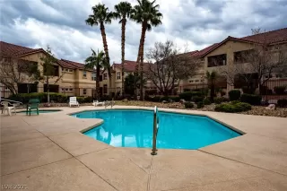 Photo #2: 2265917 Listing 