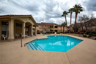 Photo #3: 2265917 Listing 