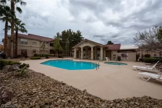 Photo #4: 2265917 Listing 