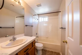Photo #5: 2265917 Listing 