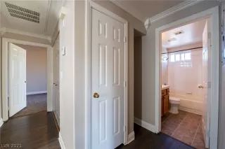 Photo #6: 2265917 Listing 