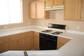 Photo #4: 2265959 Listing