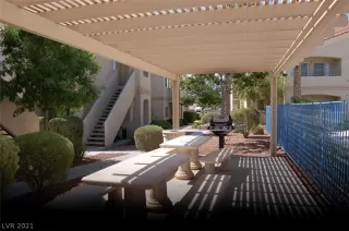 Photo #6: 2265959 Listing