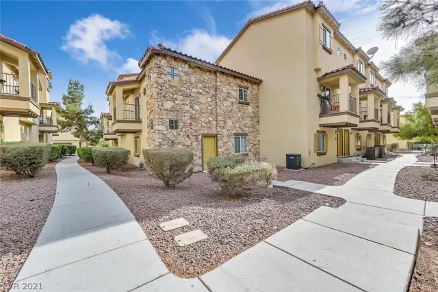 MLS: 2265965 Condo For Sale