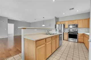 Photo #6: 2265965 Listing 