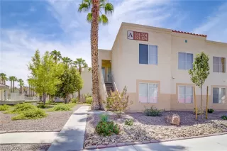 Photo #1: 2265967 Listing 