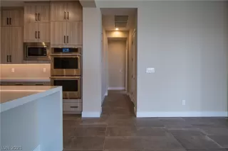 Photo #1: 2265974 Listing