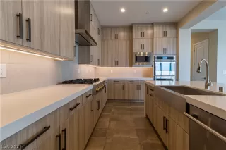 Photo #2: 2265974 Listing