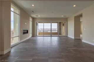 Photo #4: 2265974 Listing