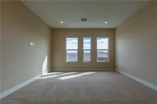 Photo #6: 2265974 Listing