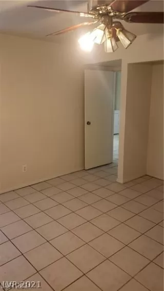 Photo #6: 2265982 Listing